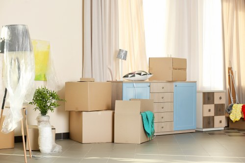 Moving truck service for a Holland Park residential move